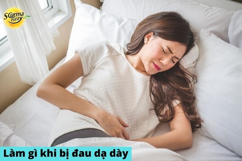 lam-gi-khi-bi-dau-da-day